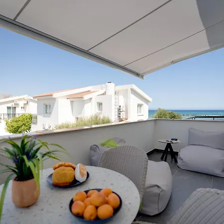 Sea Front Luxury *